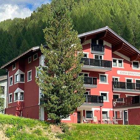 Aparthotel Grischuna ザムナウン エクステリア 写真