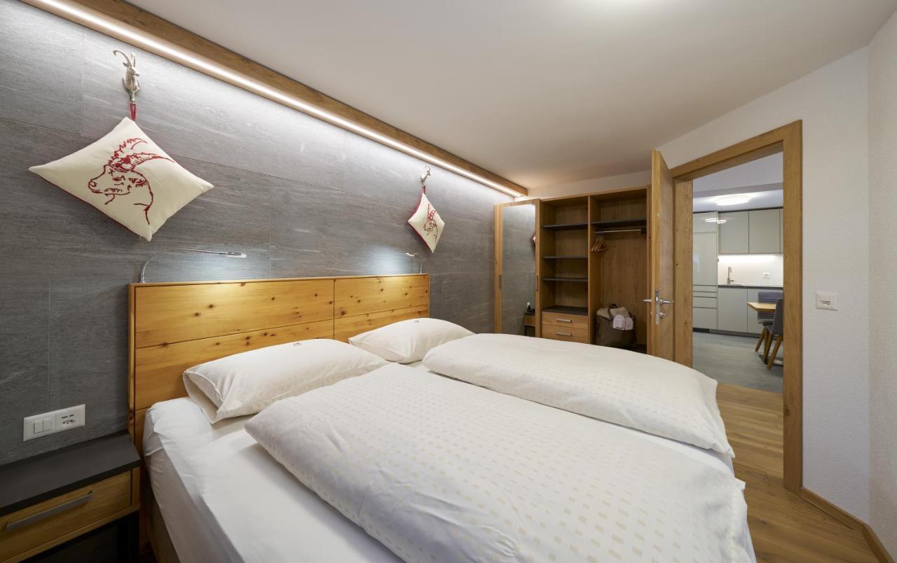 Aparthotel Grischuna ザムナウン エクステリア 写真