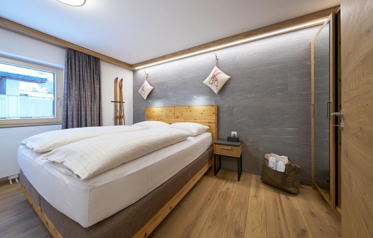 Aparthotel Grischuna ザムナウン エクステリア 写真