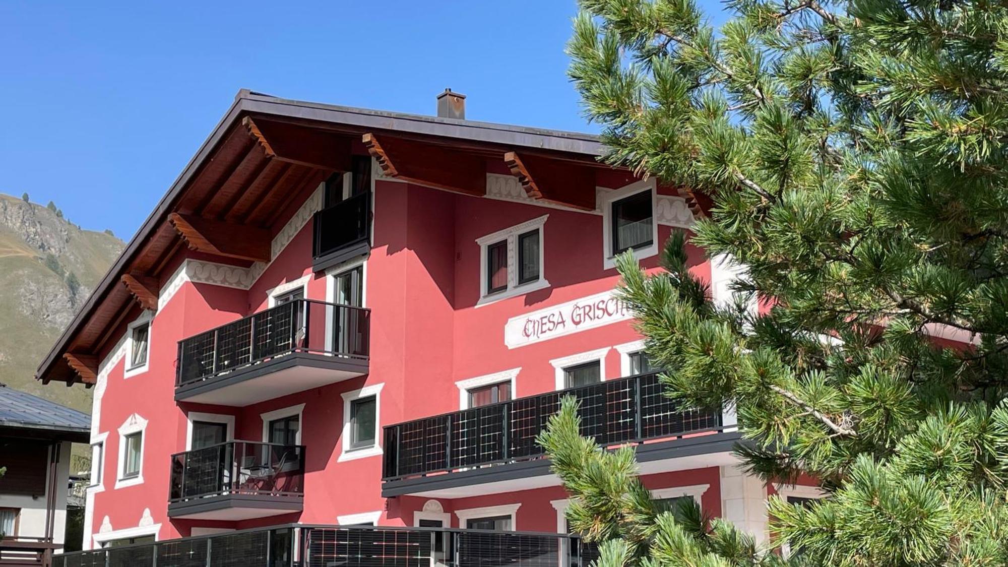 Aparthotel Grischuna ザムナウン エクステリア 写真